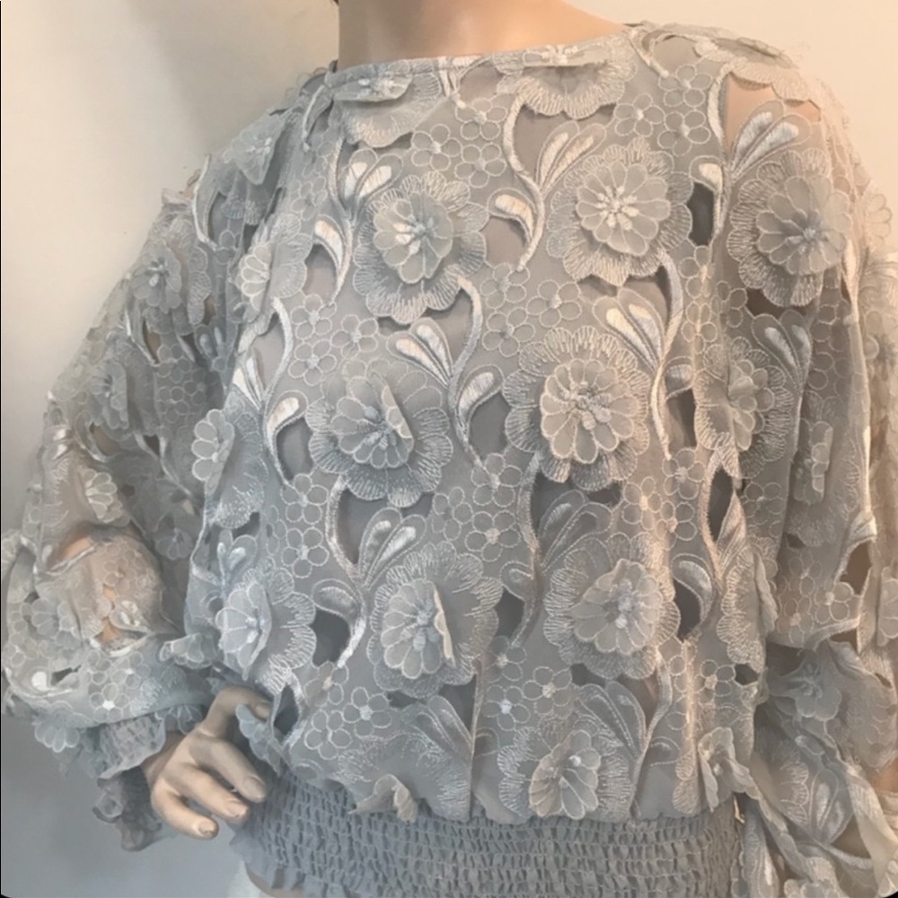 MISS IT 80s VINTAGE Embroidered Top